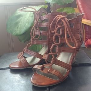 Rampage Faux Rust Leather Boho Lace Up Wedges 8.5